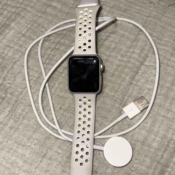 Apple Watch Series 2 - Picture 1 of 2